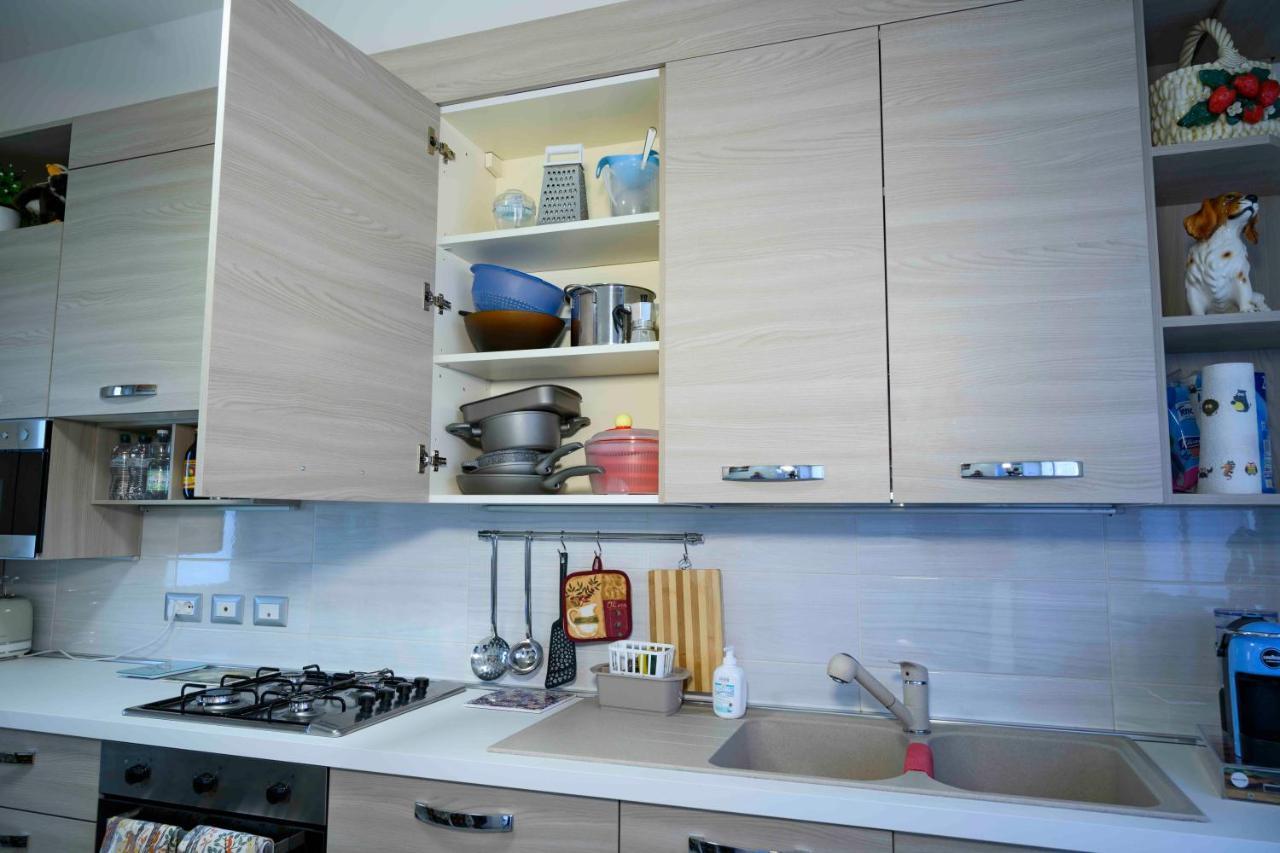 Intero Appartamento Con Giardino E Colazione Dario Parma Luaran gambar
